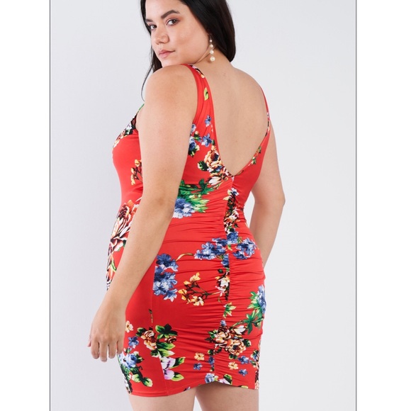 Red Ruched Floral Print Mini Dress Plus Size 1x 2x 3x 14 16 18 - Picture 3 of 5